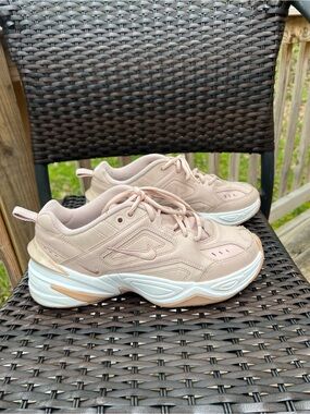 Nike Women's Pink Chunky Trendy Sneakers